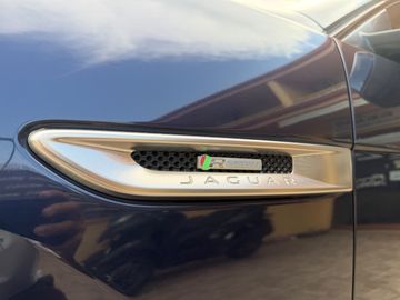 Jaguar F-Pace - 4