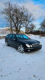 Mercedes-Benz Mercedes E500 V8 7g tronic Avantgarde - gebrauchte Mercedes-Benz E 500 aus dem Jahr 2005
