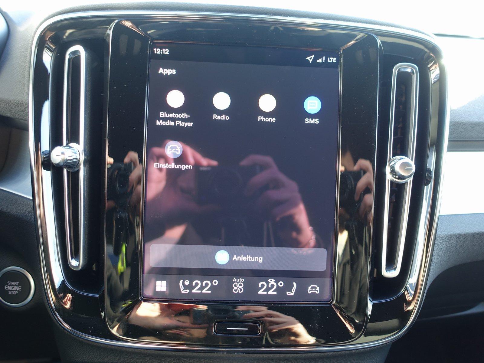 Volvo XC40 Black Edition Plus B3/E-Sitze/H&K