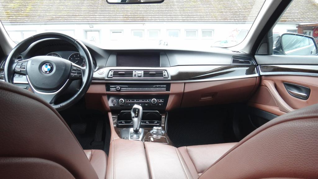 BMW 523