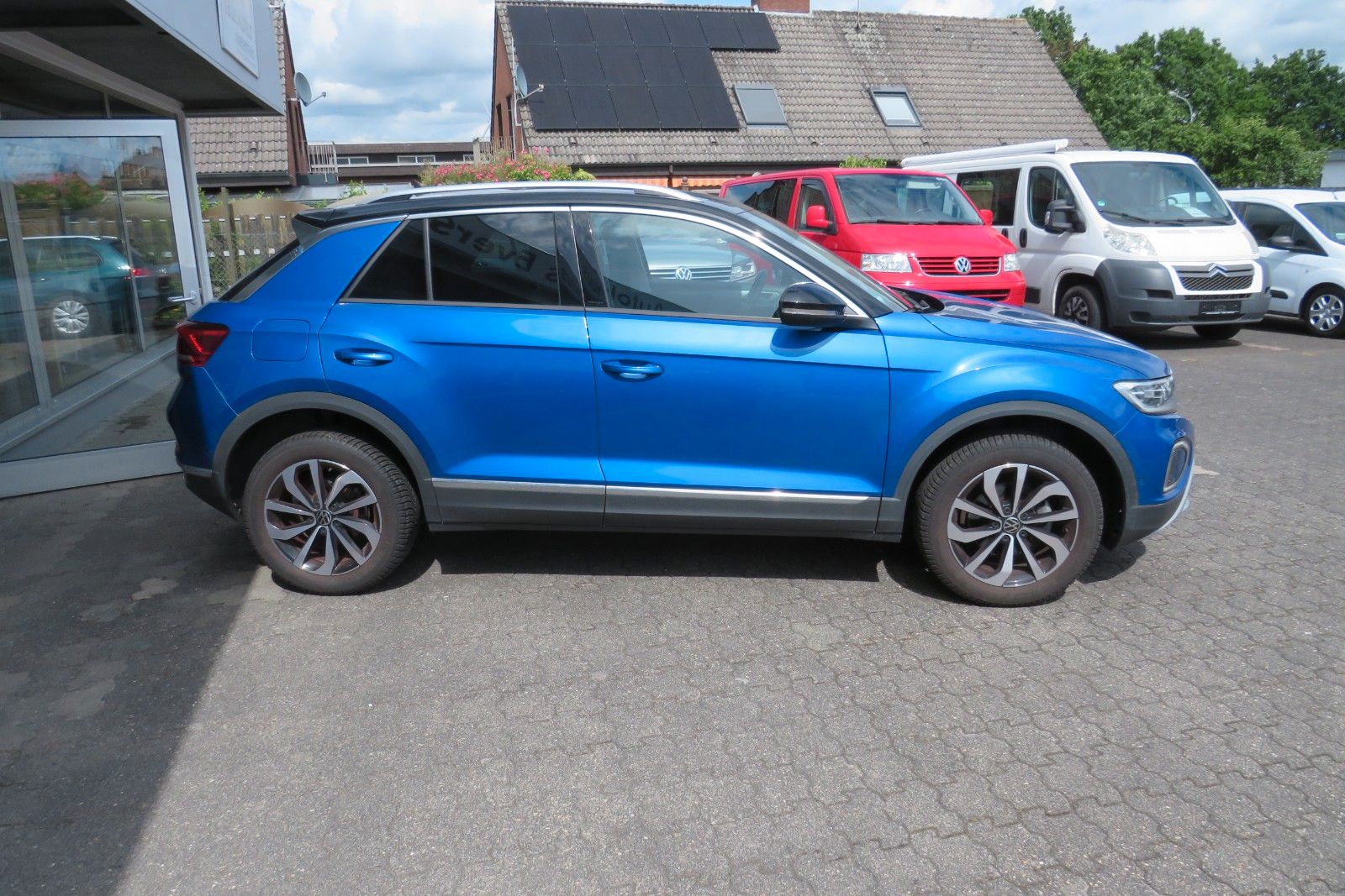 Fahrzeugabbildung Volkswagen T-Roc Style ACC APP MASSAGE SITZH. 17`KAMERA 1.H