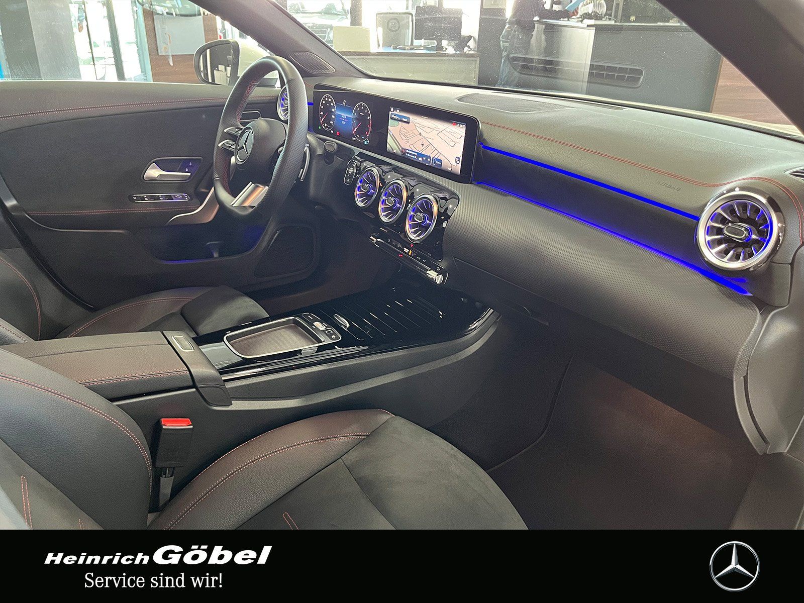 Fahrzeugabbildung Mercedes-Benz CLA 200 AMG+LED+AMBIENTE+KAMERA+TOTWINKEL+WINTER