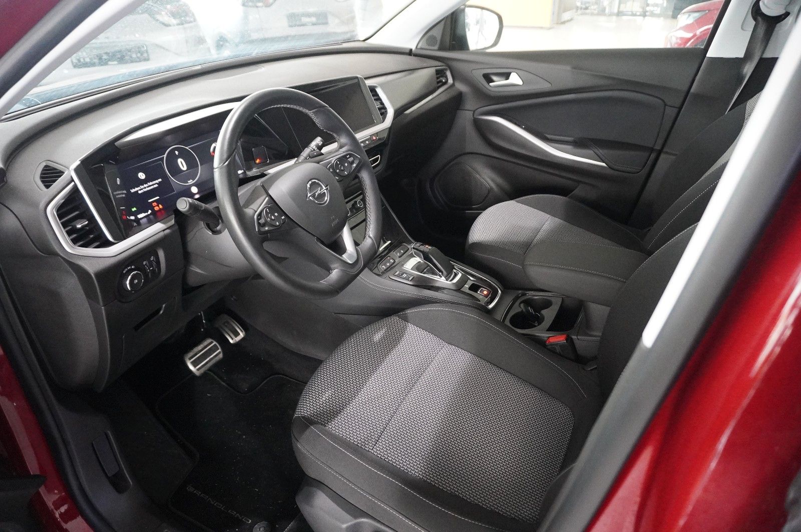Fahrzeugabbildung Opel Grandland (X) 1.6T EDITION HYBRID NAVI/LED/VIRT.