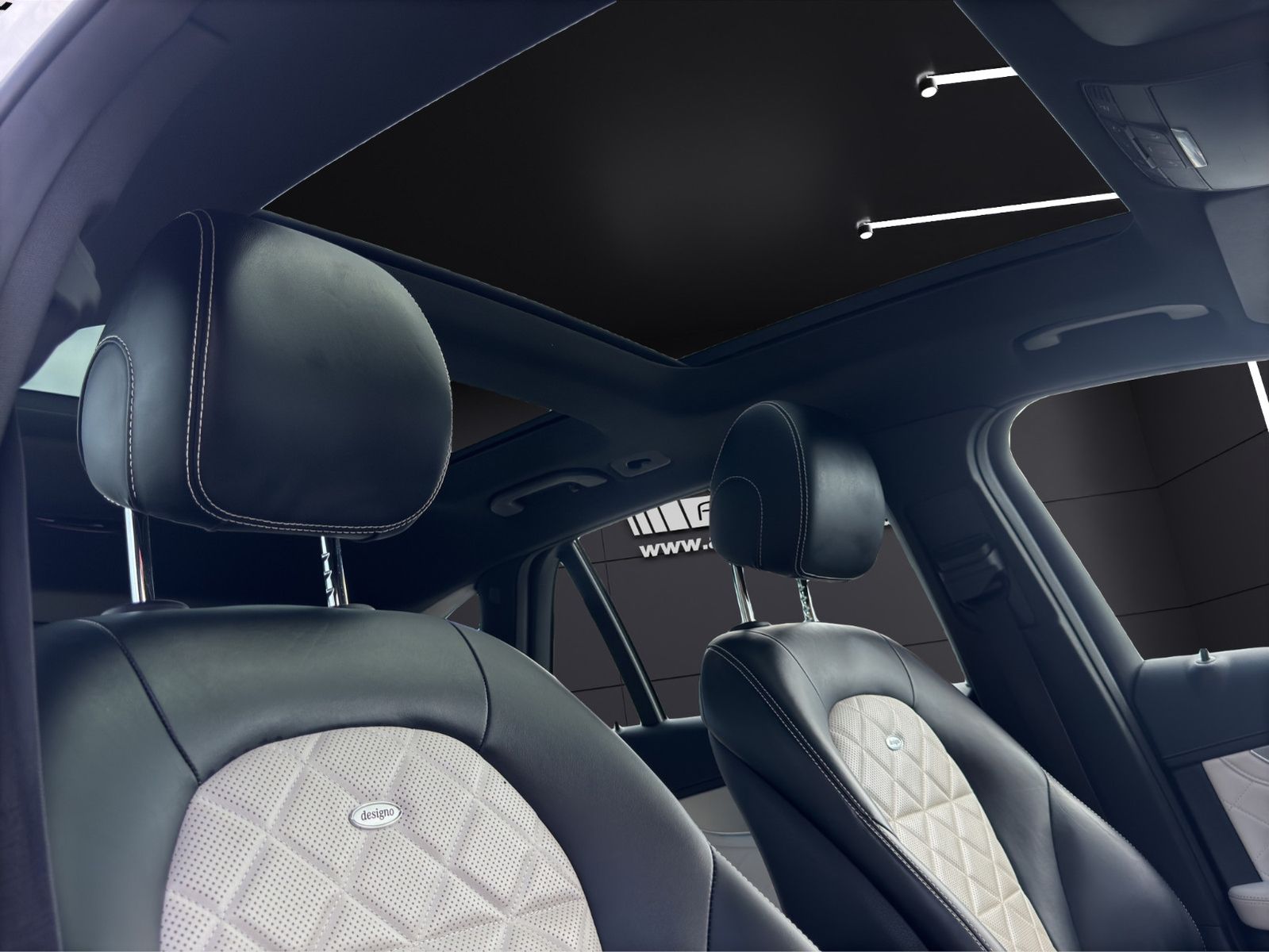 Fahrzeugabbildung Mercedes-Benz GLC 220 d 4Matic/AMG Line/Pano/ACC/Keyless Go