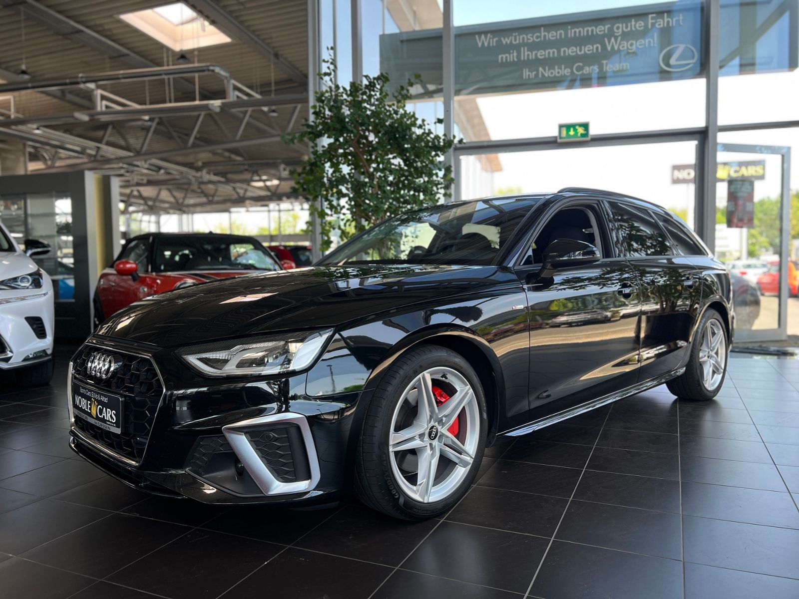 Fahrzeugabbildung Audi A4 Avant 40 TFSI S Line AHK SHZ NAVI KLIMA