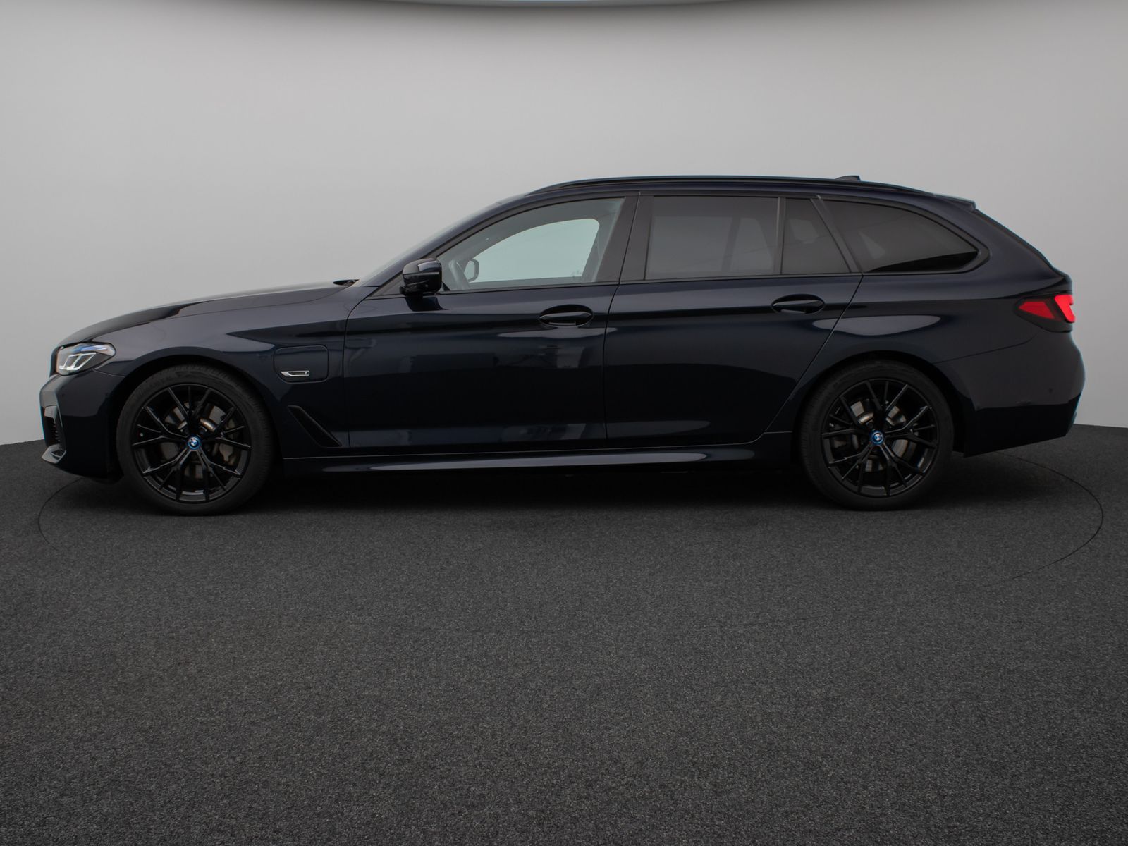 Fahrzeugabbildung BMW 530e xD M Sport Panorama Laser 360°HUD DAB H/K