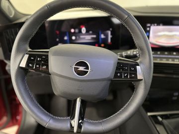 Fotografie des Opel Astra Sports Tourer 1.2 Turbo GS Tech-Paket