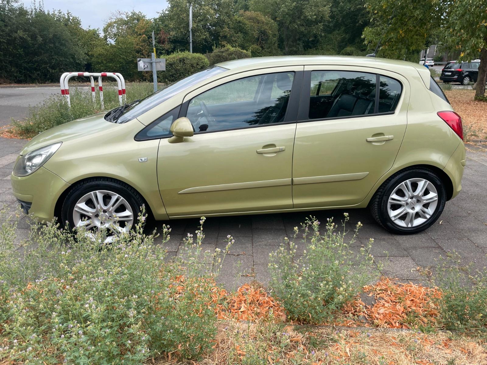 Opel Corsa D 1.4 Cosmo / Klima / Navi / TOP