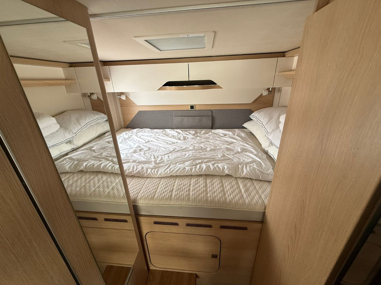 Fahrzeugabbildung HYMER / ERIBA / HYMERCAR BMC 550 T  White  Line