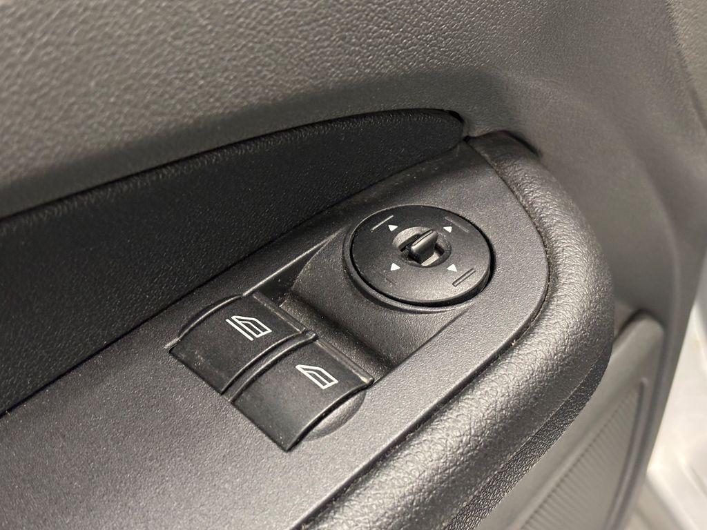 Ford FOCUS TURNIER 1.6 TREND/ AUTOM. / 63.000KM/ 1.HA Ford FOCUS TURNIER 1.6 TREND/ AUTOM. / 63.000KM/ 1.HA