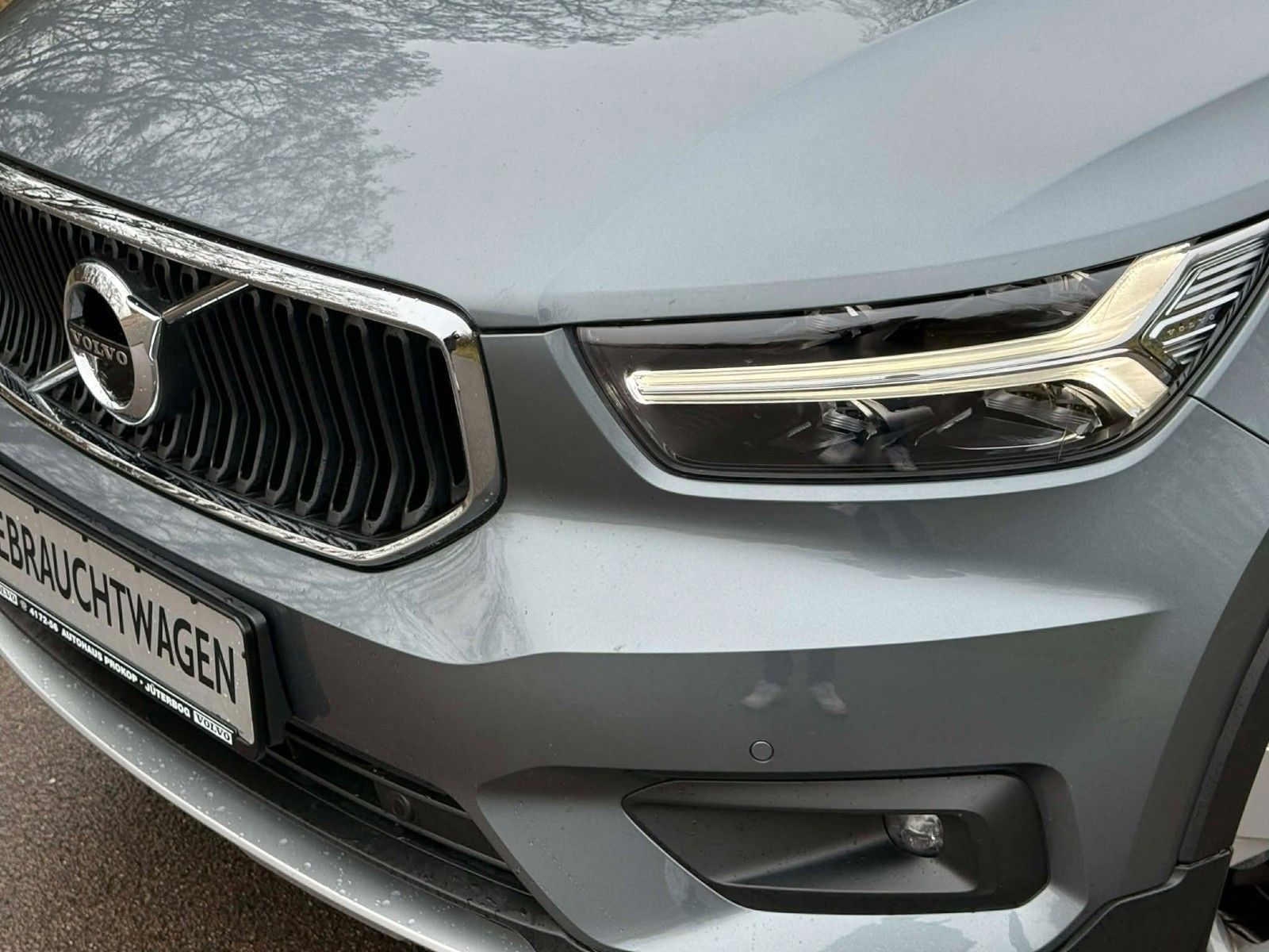 Fahrzeugabbildung Volvo XC40*Momentum*T4*AWD*360Grad*Connect*LED*SHZ*