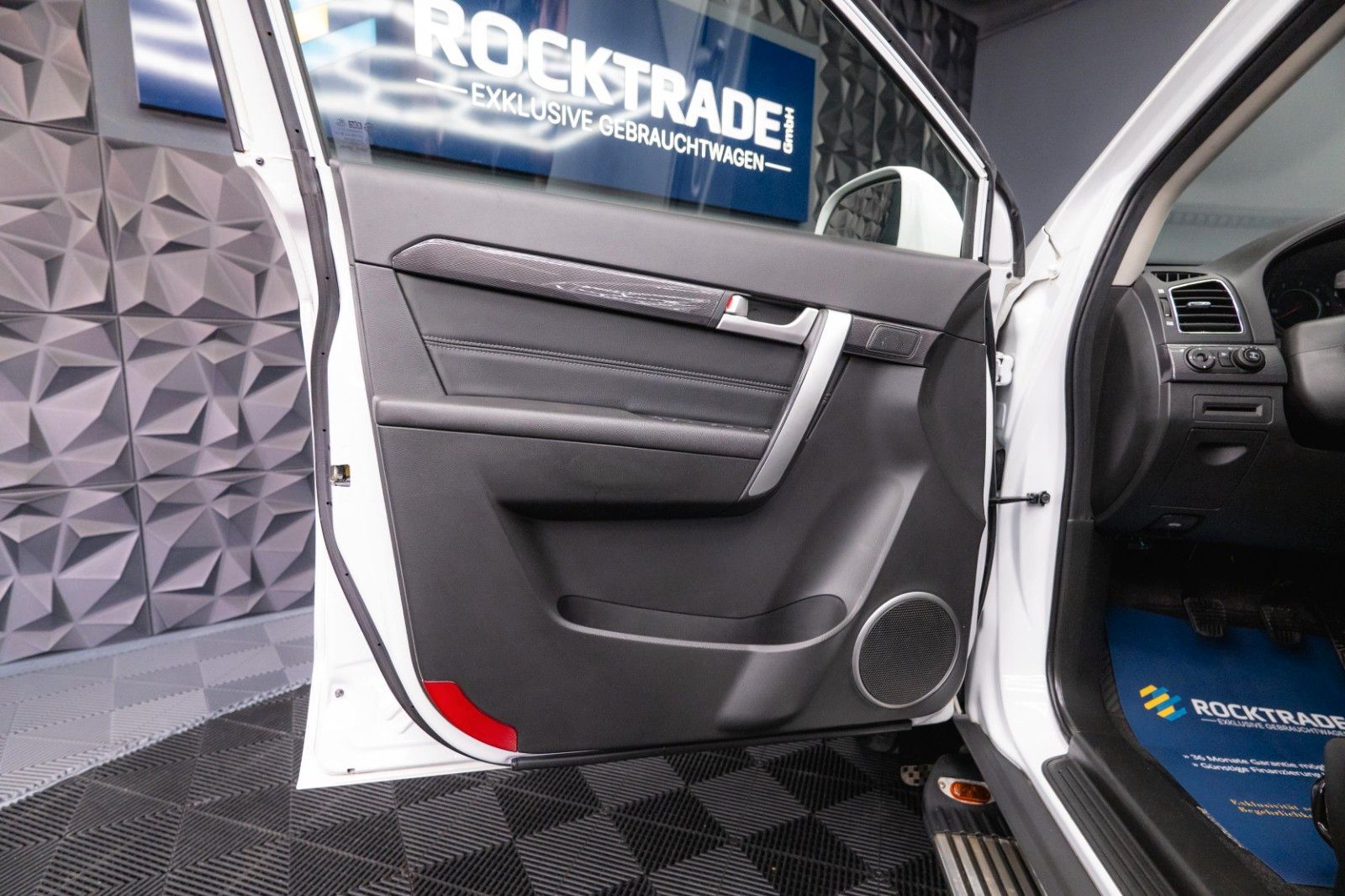 Fahrzeugabbildung Chevrolet Captiva 2.2 D LT+ 2WD Sport | 7 Sitze | 19 Zoll