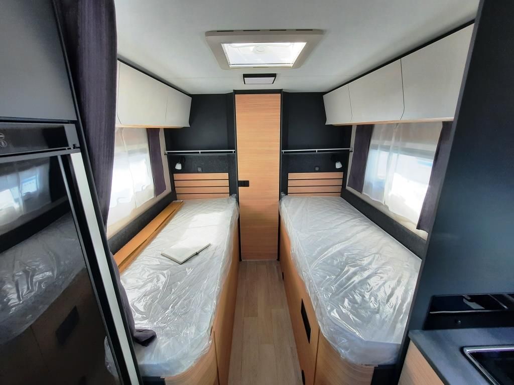 Fahrzeug Übersicht 10 Fahrzeugabbildung Hobby MAXIA T 740 WE Verfüg./Sparen Sie 12.579,- €