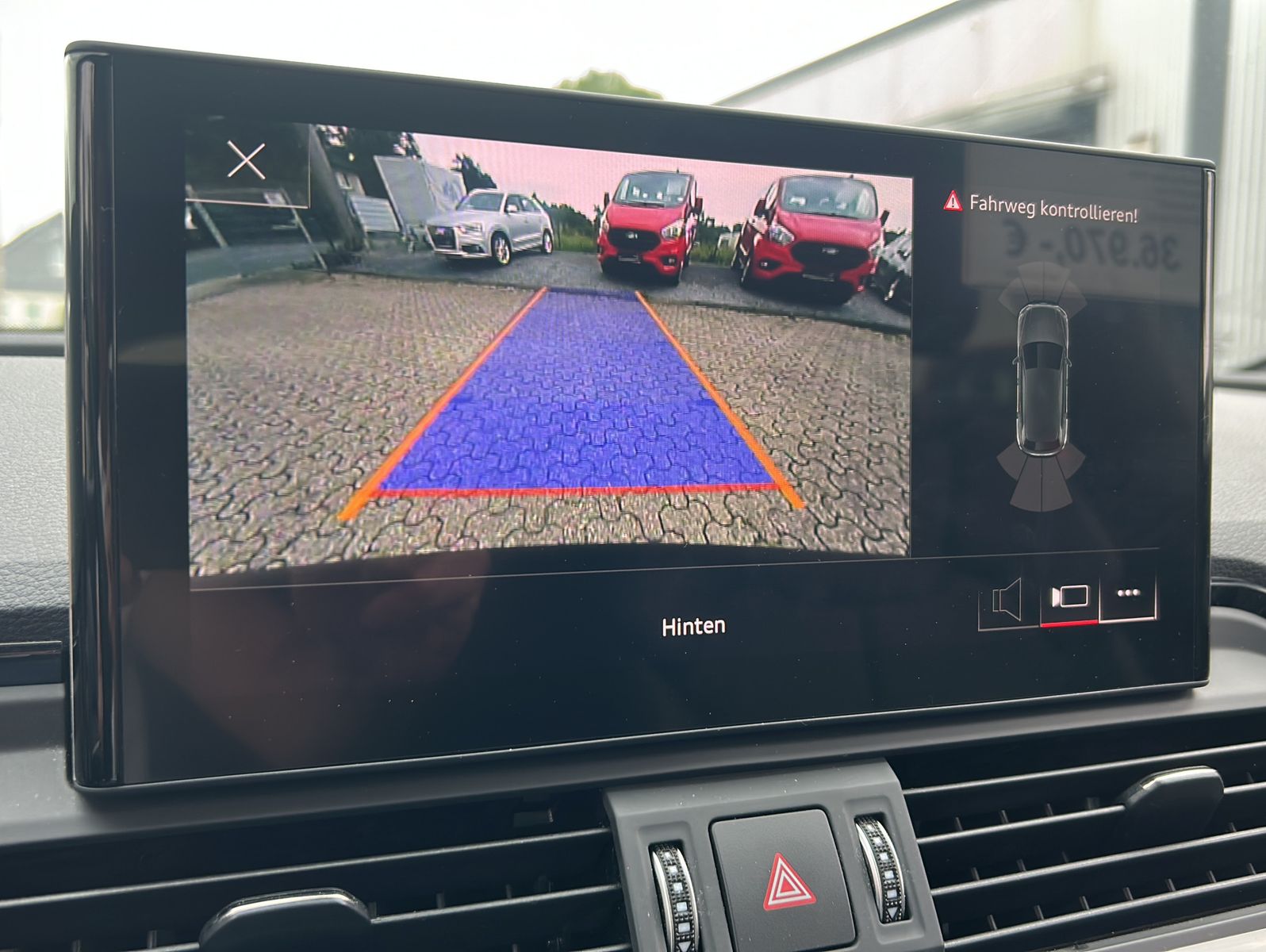 Fahrzeugabbildung Audi Q5 40 TDI quattro S-Line