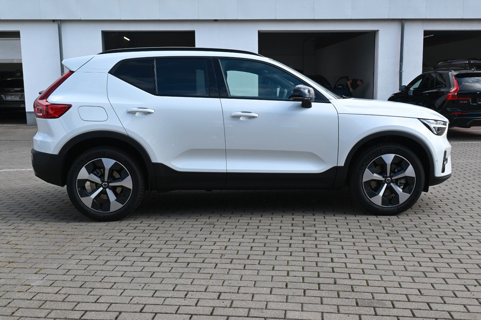 Fahrzeugabbildung Volvo XC40 B4 DKG Plus Dark*FSHZG*360°*ACC*Allwetter