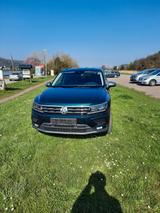 Volkswagen Tiguan Allspace 1.4 TSI ACT Trendline 7 Sitzer  - : Grün, Geländewagen
