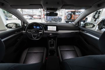 Bild 17 VW Golf VIII Life Navi Sitzheizung Lenkradheizung