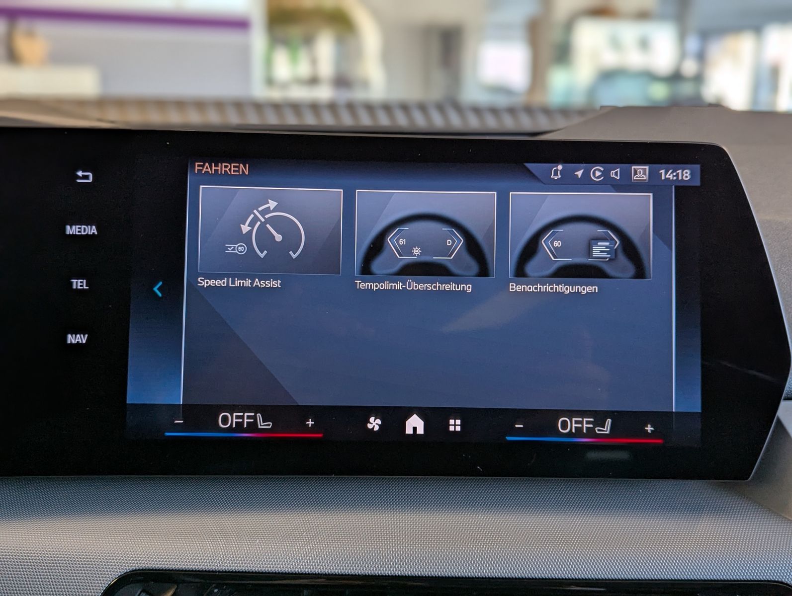 BMW 218 Active Tourer i Panorama Sport-Sitze AHK - Image 28