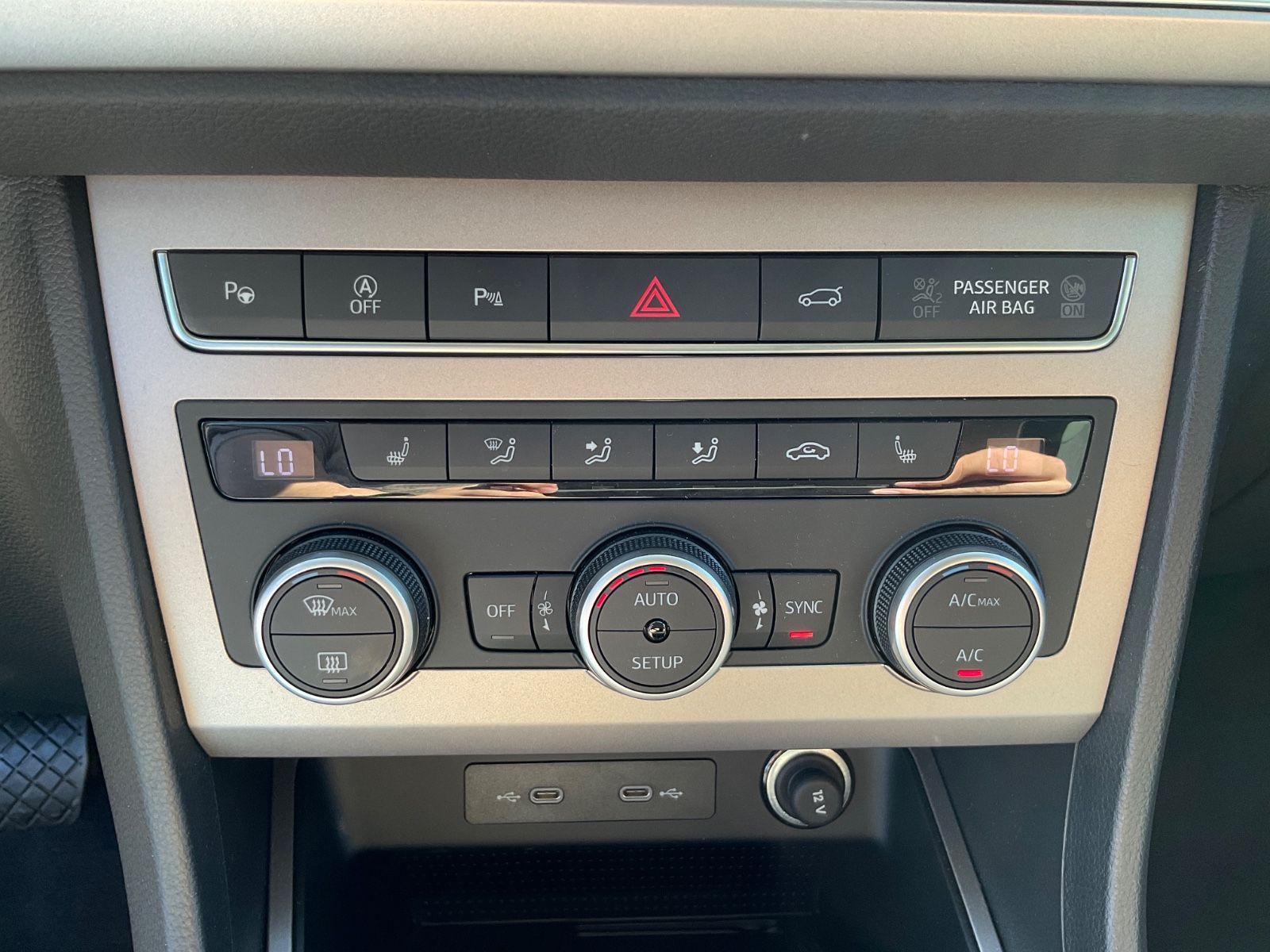 Fahrzeugabbildung SEAT Ateca 1.5 TSI Xperience DSG,LED,Kamera,Navi,GJR
