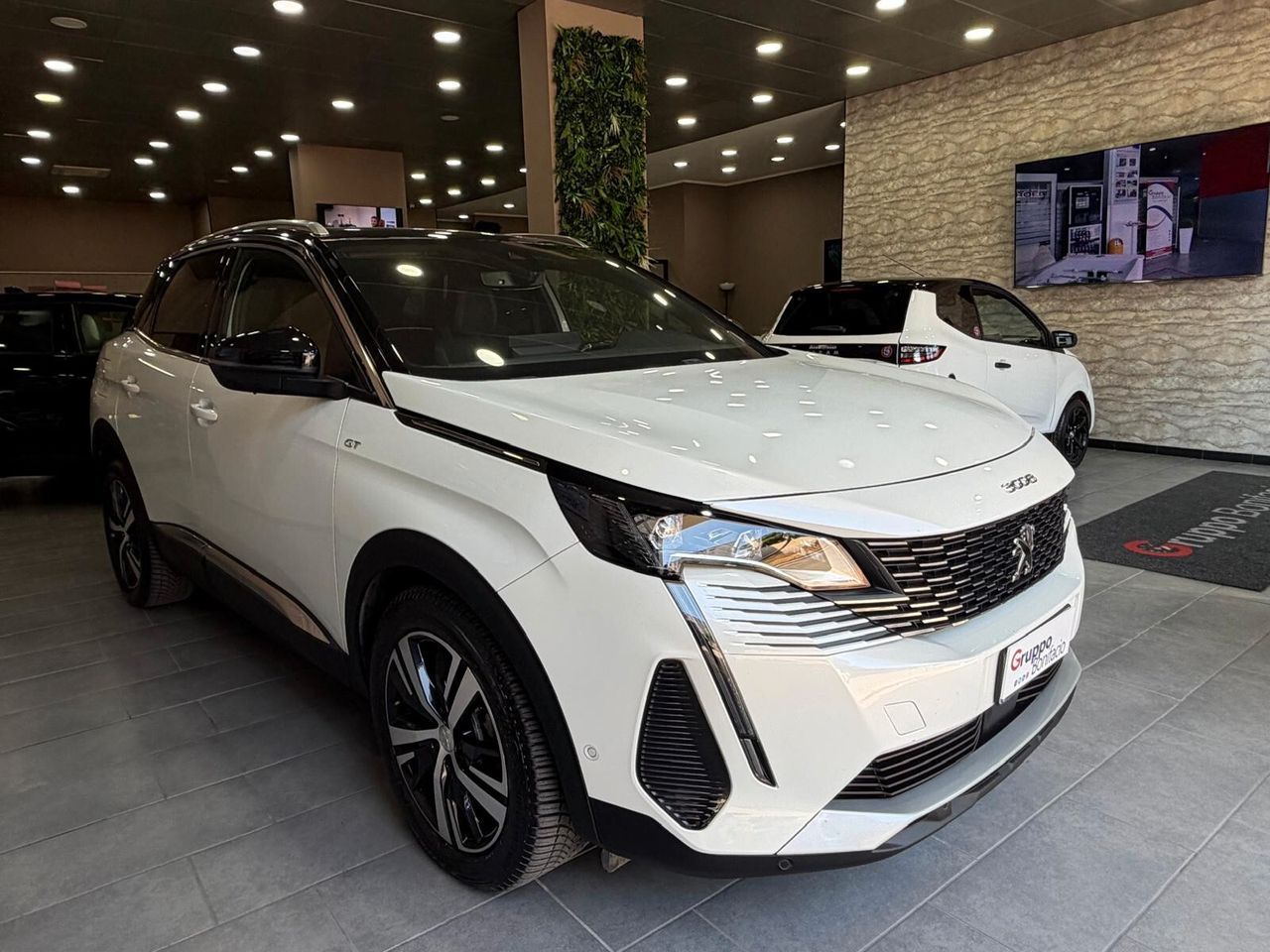 Peugeot 3008 BlueHDi 130 S&S EAT8 GT Pack - Perf imagem 3