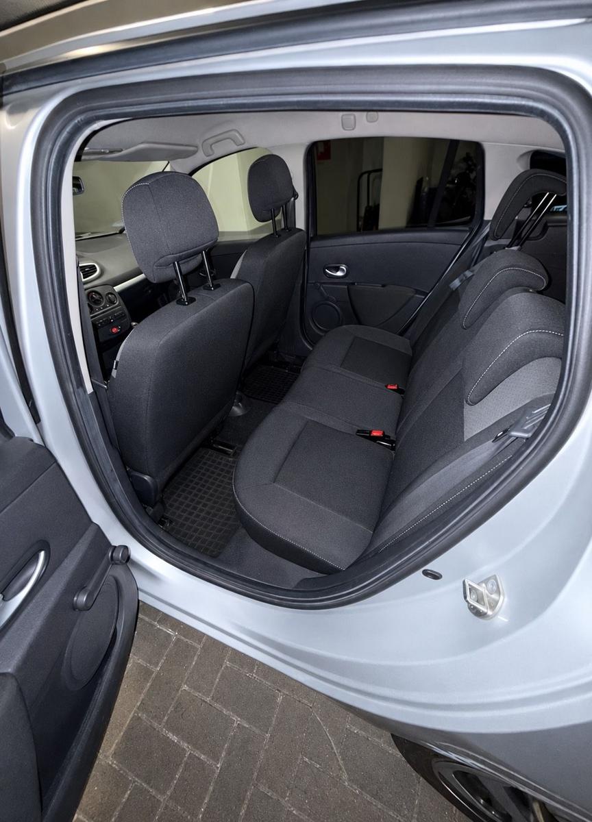 Renault Clio 2011 — photo 8