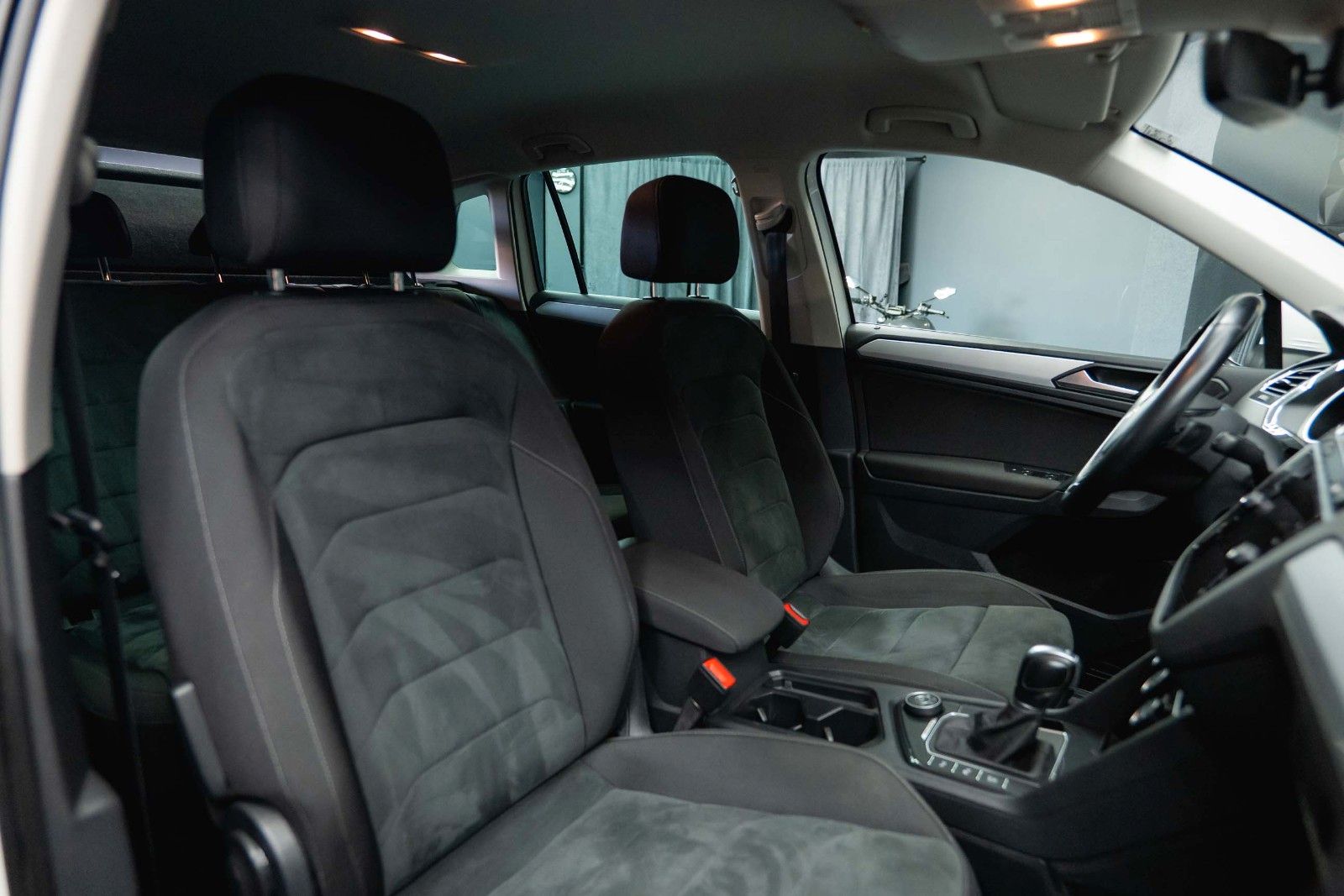 Fahrzeugabbildung Volkswagen Tiguan Comfortline R-Line+ 4Motion *LED*ACC*DAB*