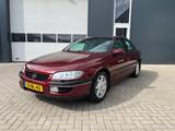 Opel Omega 3.0 MV6 MV6 - Opel Omega mit Benzin-Antrieb: Limousine, 3.0