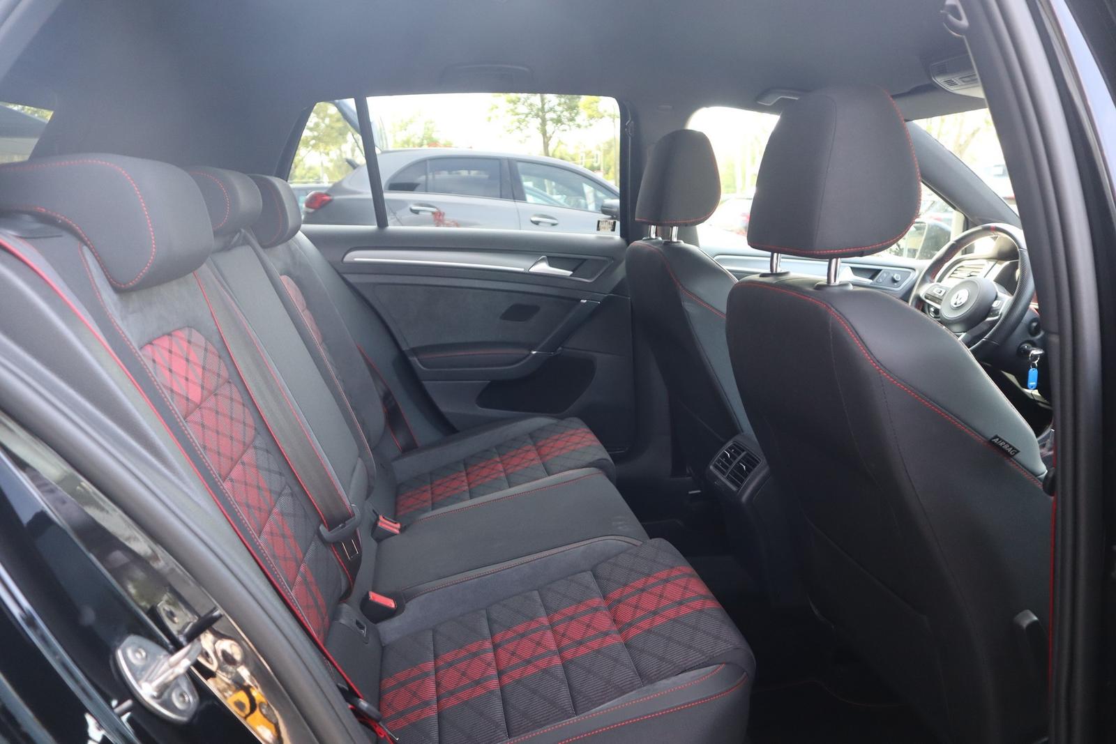 Volkswagen Golf VII 2.0 TSI GTI TCR LED Navi ACC Kamera USB