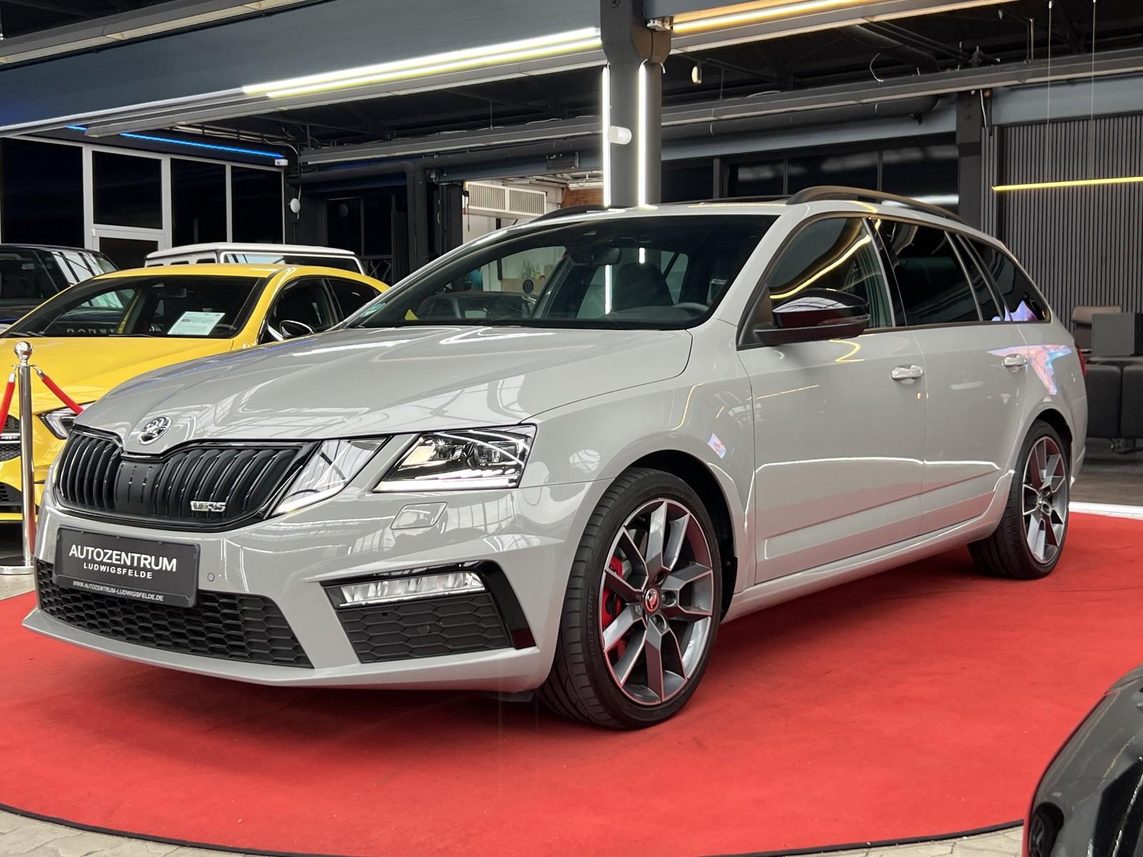 Skoda Octavia Combi V-RS 245/PANO/ACC/LED/KEYLESS