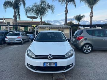 Volkswagen Golf - 1