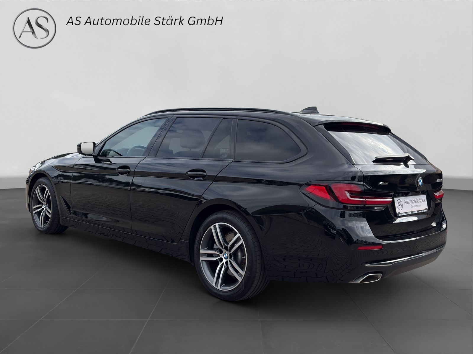 BMW 520d Touring xDrive Luxury+Cam+Stop&Go+H&K+AHK imagem 3