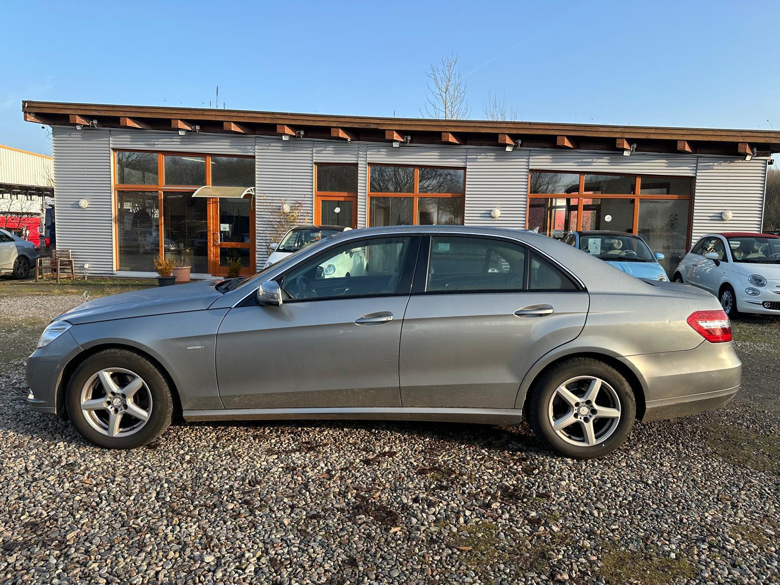 Mercedes-Benz E E 220 CDI BlueEfficiency