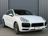 Porsche Cayenne Coupe GTS V8 22-ZOLL/360'/HEAD-UP/BOSE - Porsche Cayenne: Sportwagen