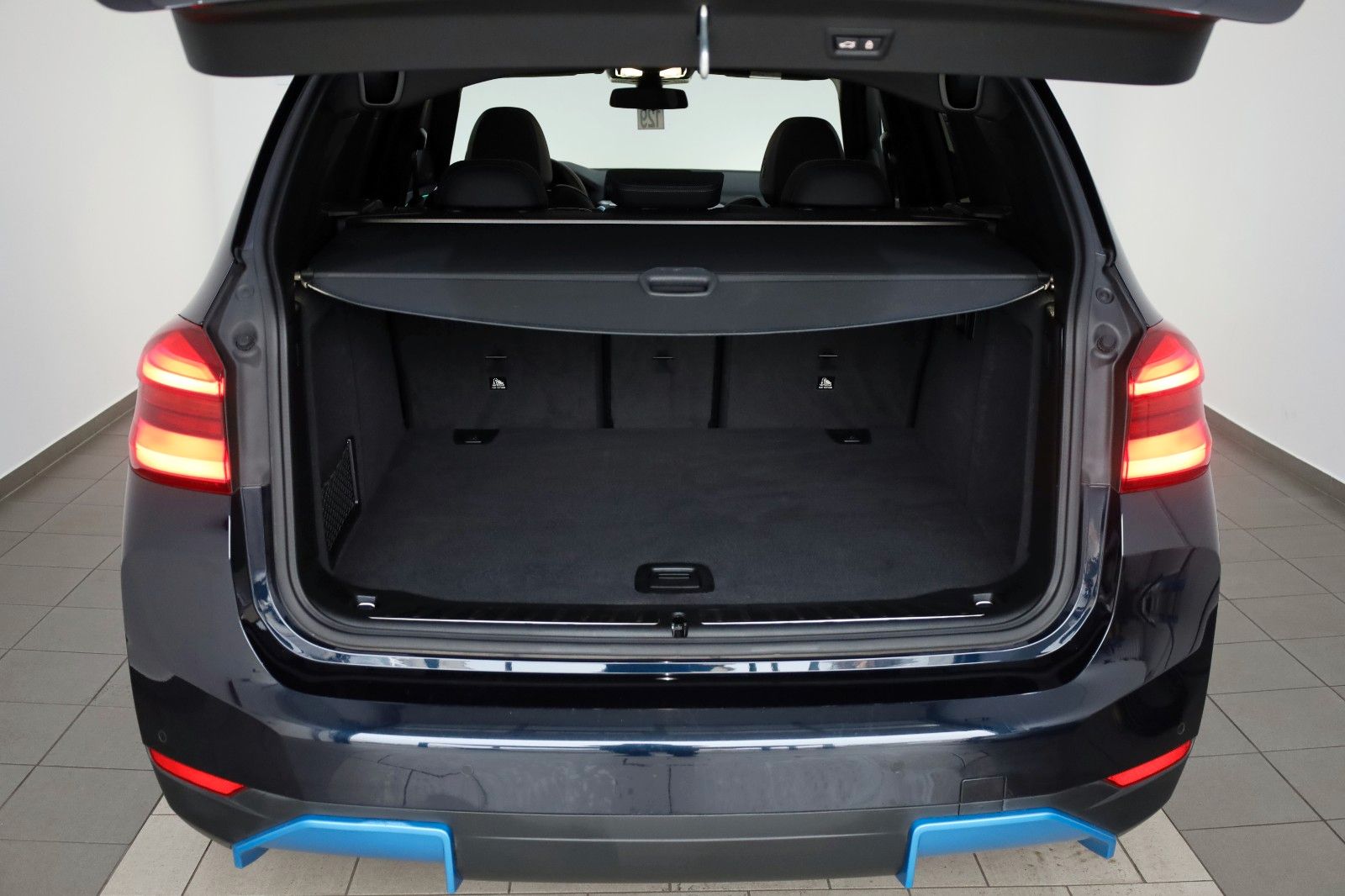 Fahrzeugabbildung BMW iX3 Impressive,Leder,Navi,360Kam,HeadUp,Panorama