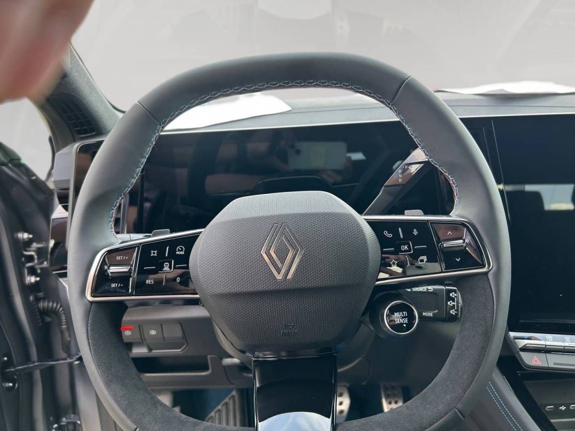 Fahrzeugabbildung Renault Rafale Esprit Alpine Hyper Hybrid E-Tech 4x4 300