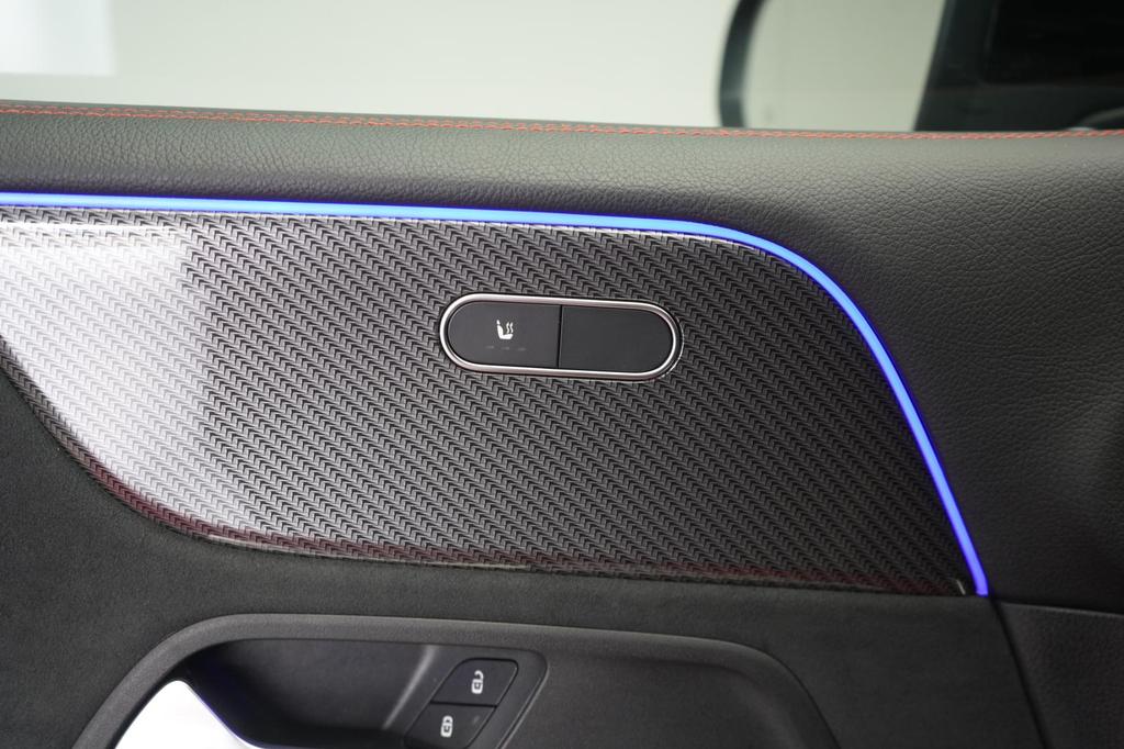 Mercedes-Benz GLB 220