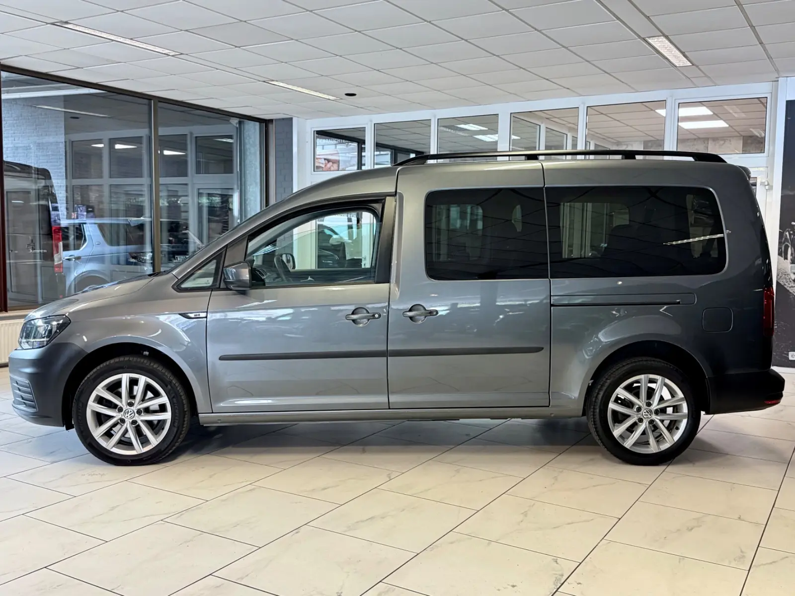 Volkswagen Caddy MAXI 2.0 TDI AUT 7-SITZE AHK STANDHZG NAVI, миниатюра 6