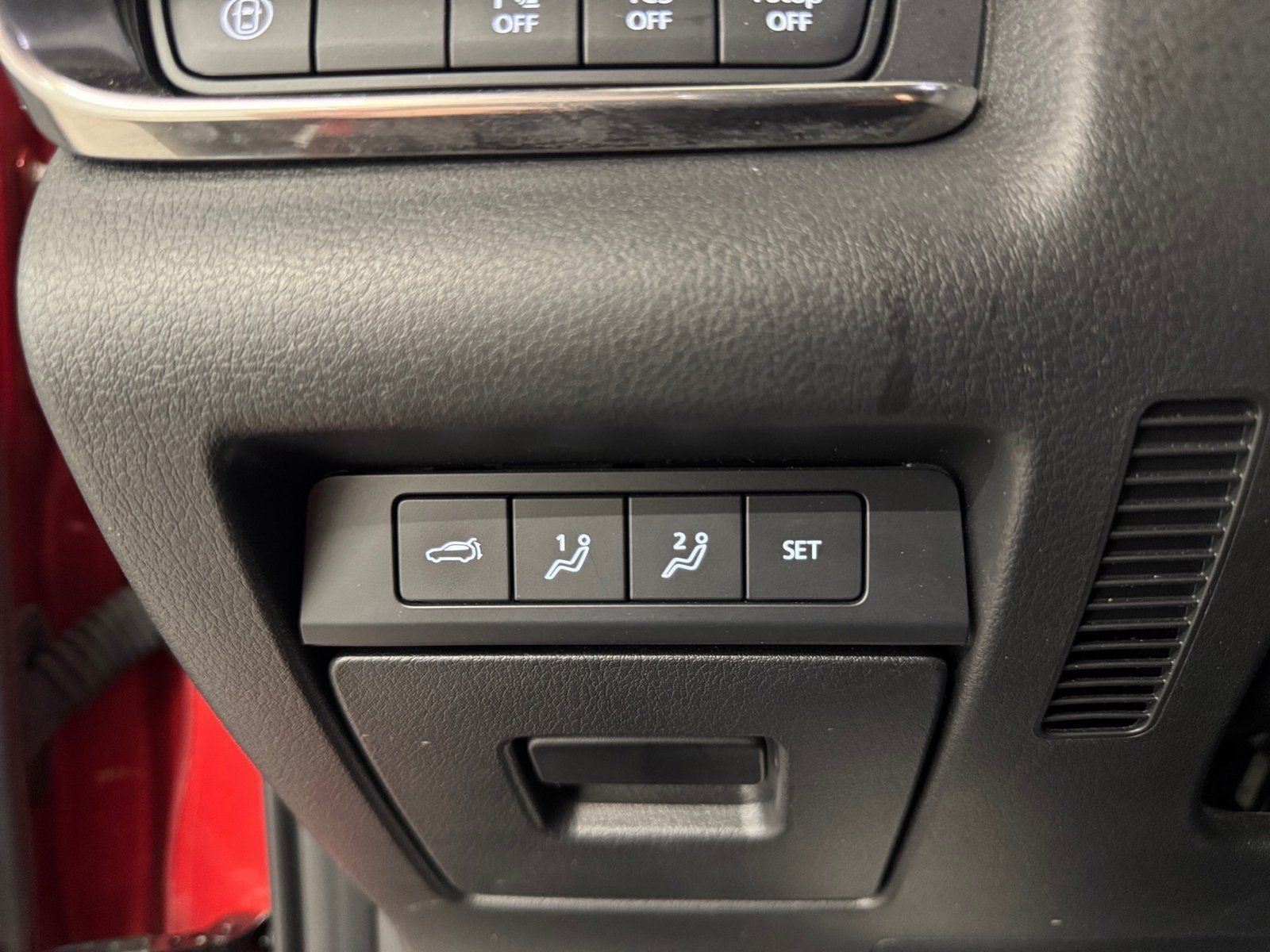 Fahrzeugabbildung Mazda CX-30 2.0 SKYACTIV-X M Hybrid Selection 2WD
