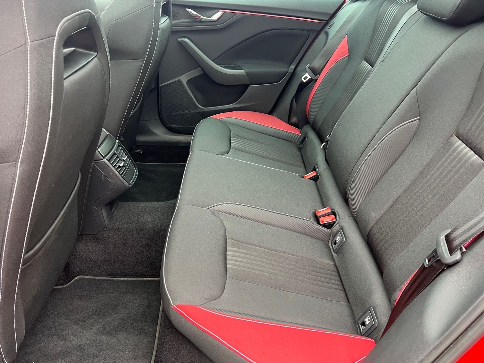 Skoda Scala 1.5 TSI Edition S ABT LED elektr.Heckkl foto 14