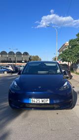 Tesla Model Y Long Range Dual Motor AWD Long Range - blaue Tesla Model Y