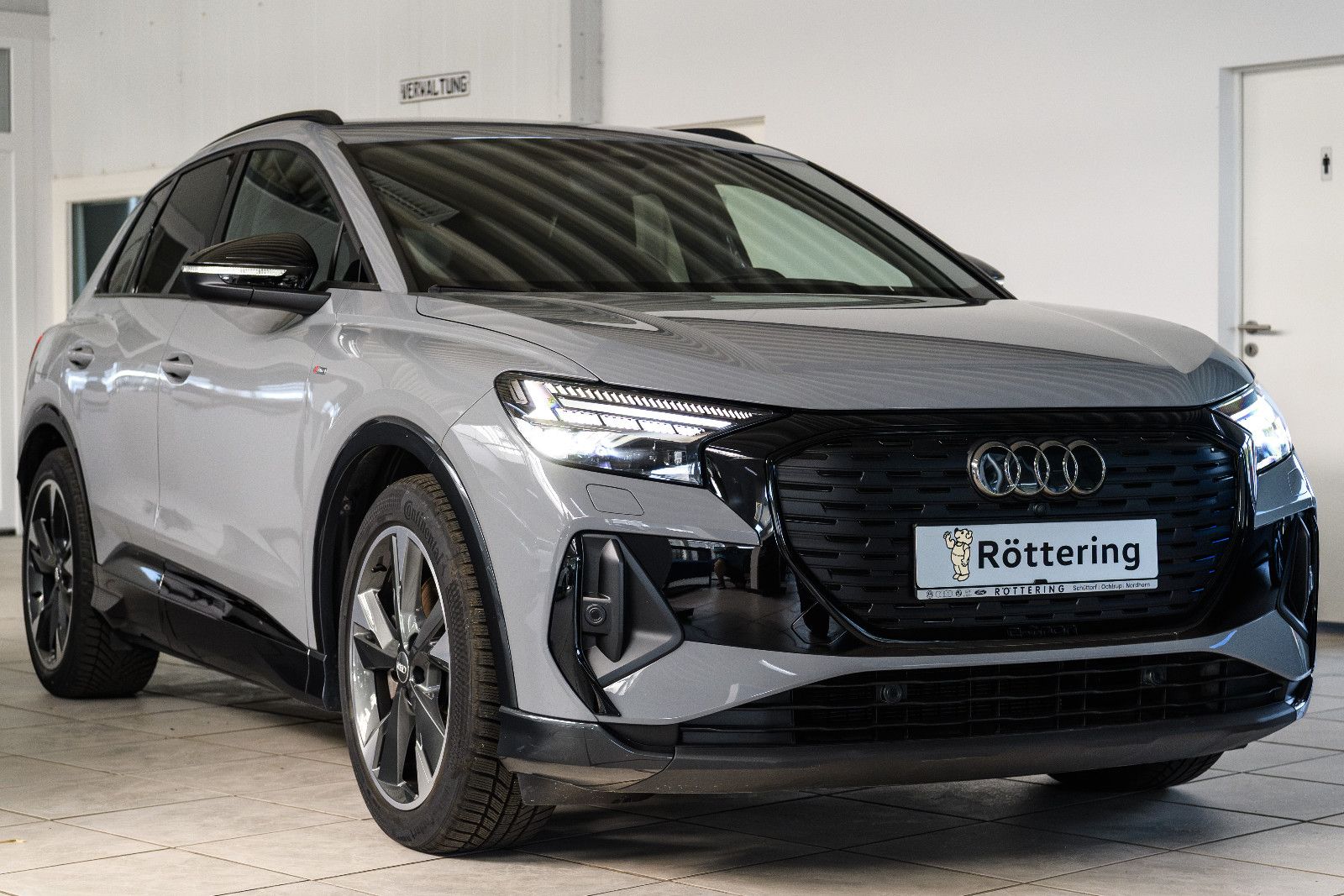 Fahrzeugabbildung Audi Q4 e-tron 45 quattro S-Line MATRIX/RFK/NAVI/