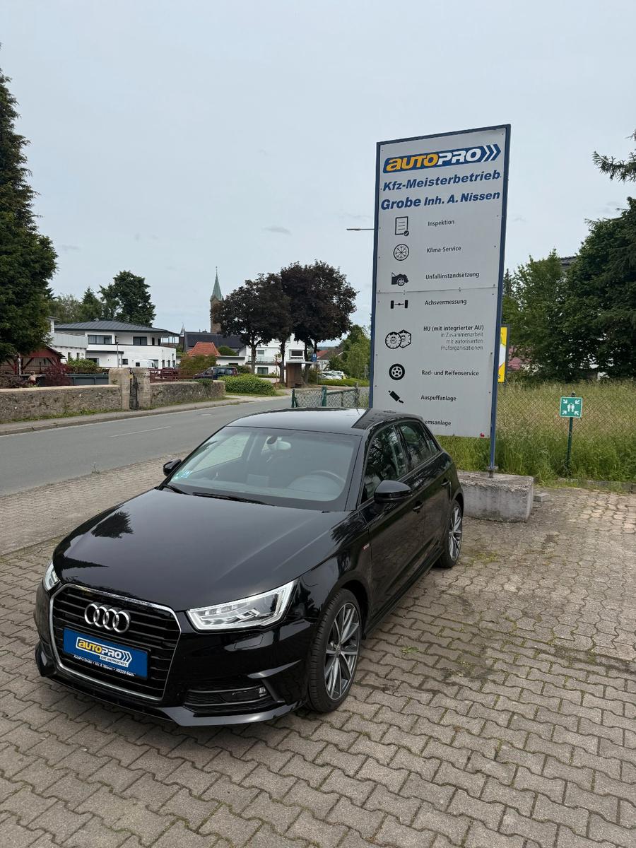 Audi A1 Sportback *S-Line*1-HAND*LED*SHZ*TEMPO*PDC*