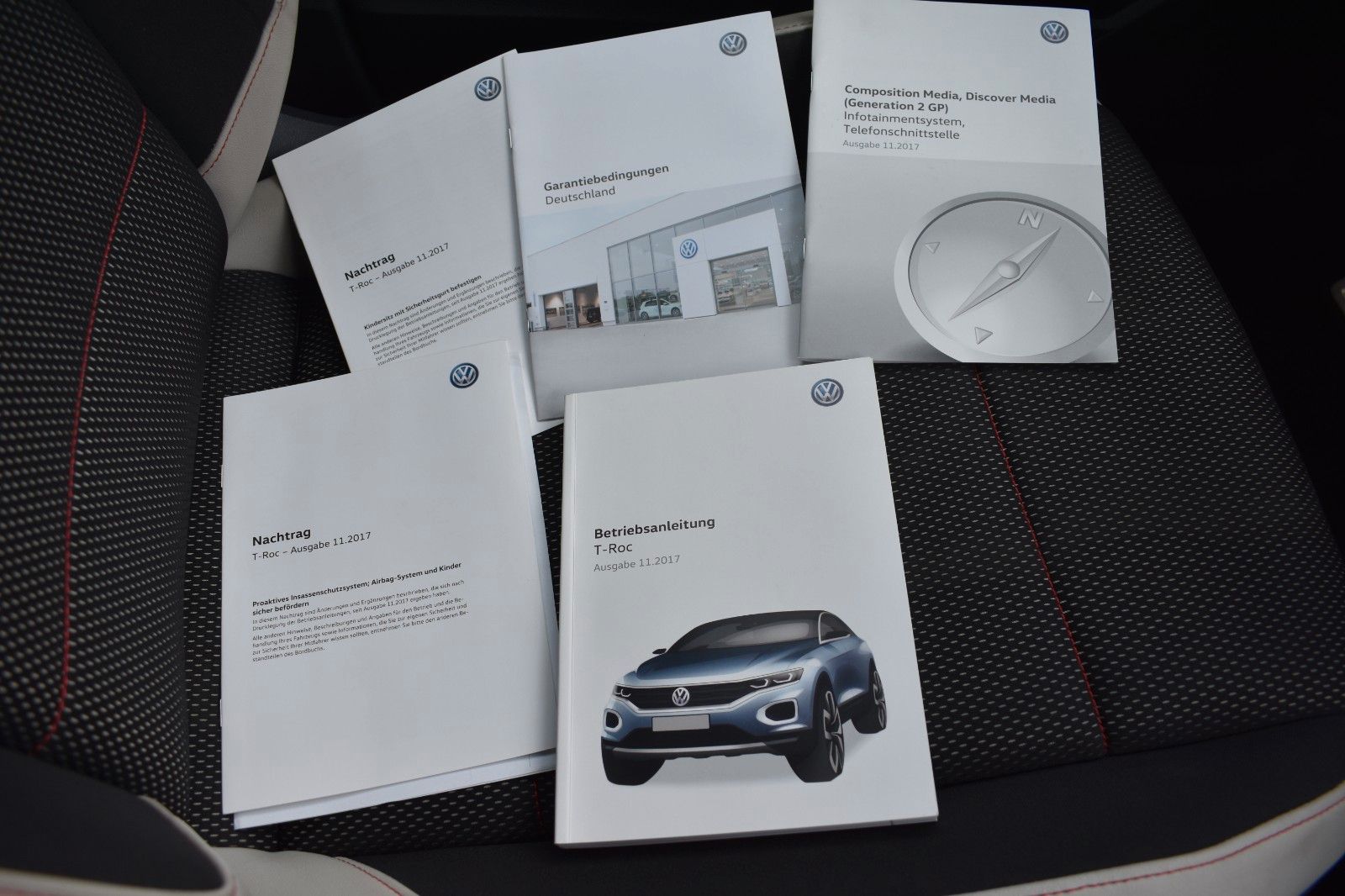 Fahrzeugabbildung Volkswagen T-Roc Sport 4Motion LED AHK Applecar Automatik