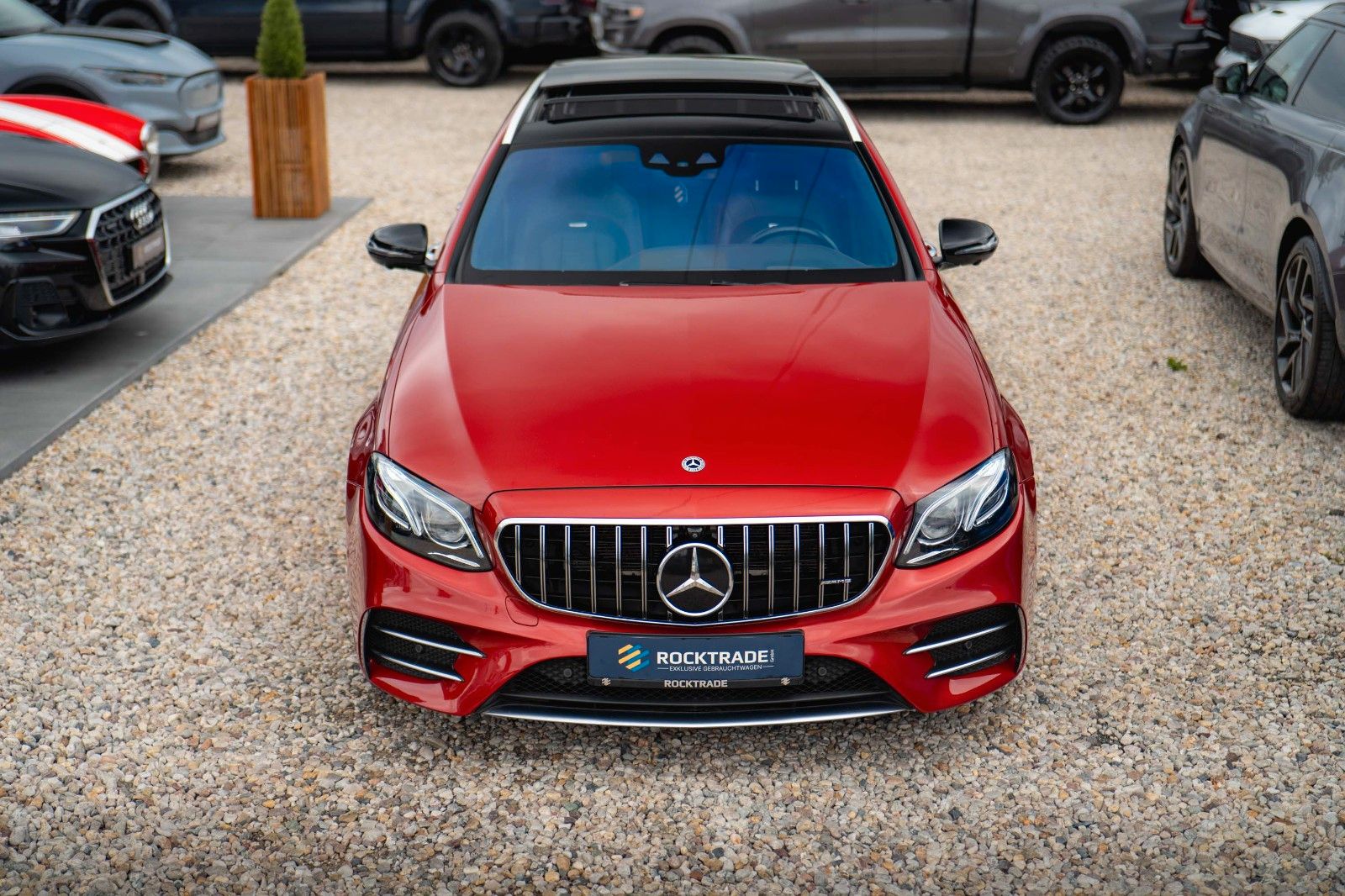 Fahrzeugabbildung Mercedes-Benz E 43 AMG 4Matic Night-Paket *Airmatic*ACC*Pano*