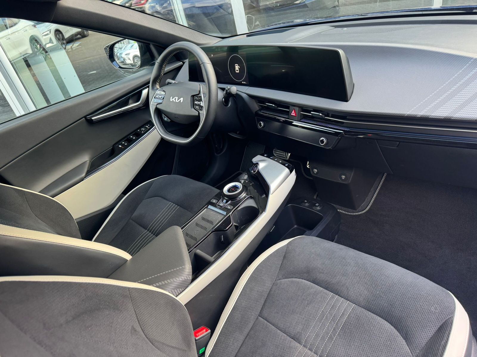 Fahrzeugabbildung Kia EV6 GT-Line 4WD WERKSGA+MEMO+DAB+HEAD+ACC+360°