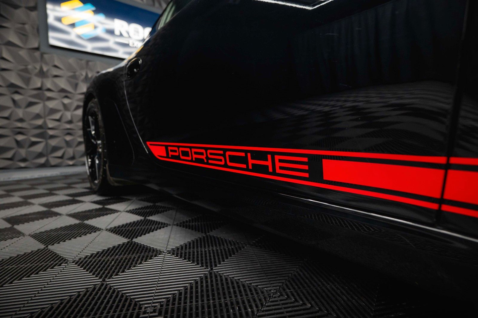 Fahrzeugabbildung Porsche 991 911 Carrera S GTS Black Design Chrono *Pano*