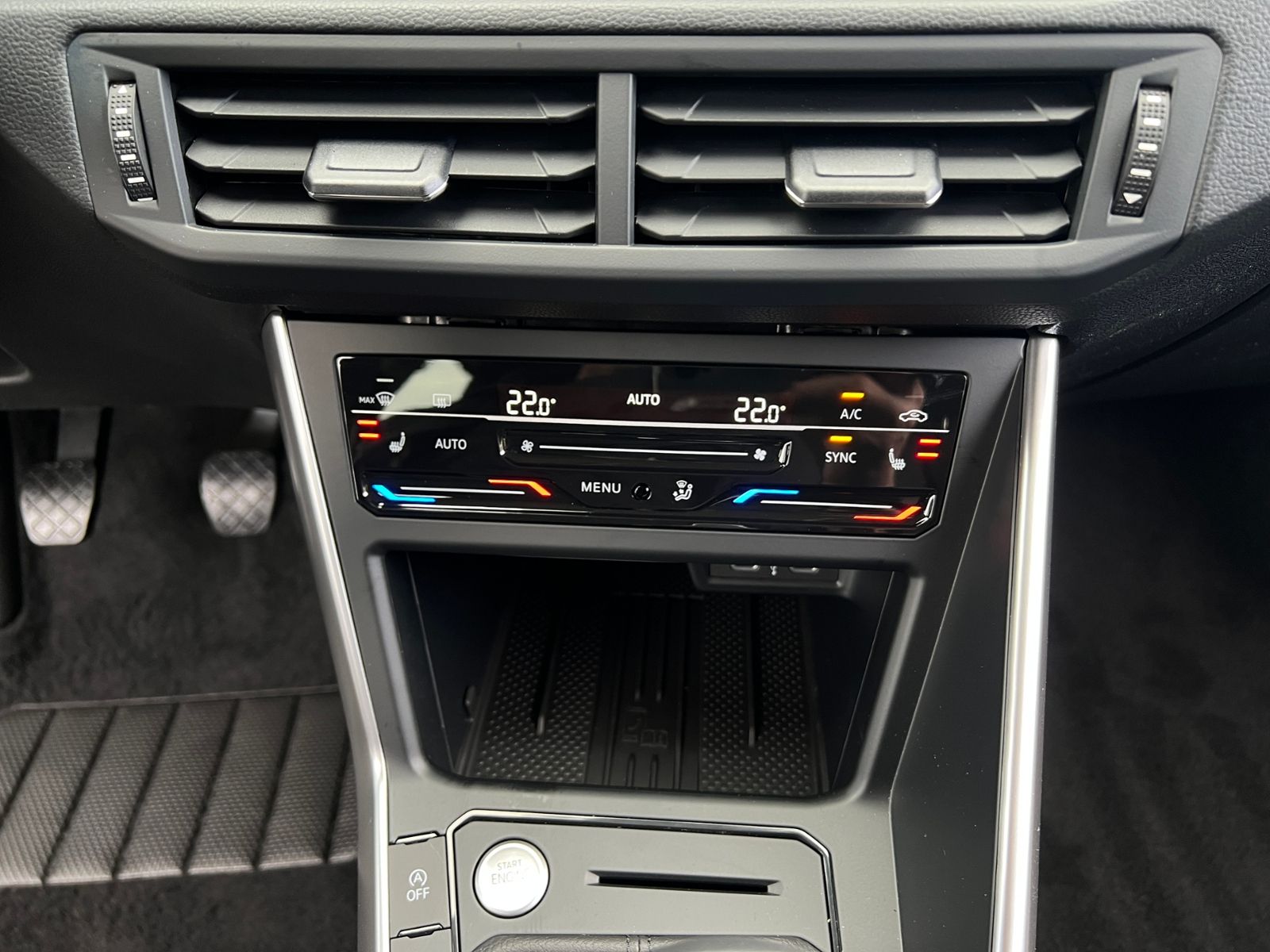 Fahrzeugabbildung Volkswagen Taigo Life 1.0 TSI *IQ.Light, ACC, Ready2Discove