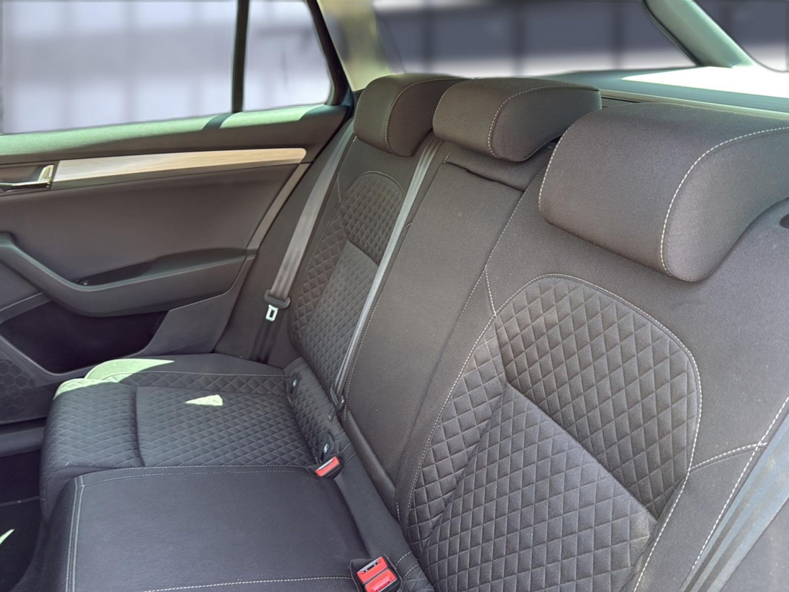 Fahrzeugabbildung SKODA Superb Combi Style 4x4