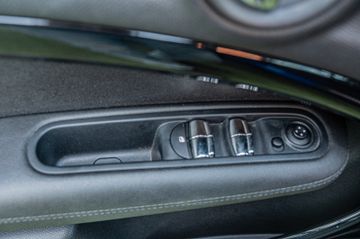 Fahrzeugabbildung MINI Cooper S Countryman|PANO|CHILI