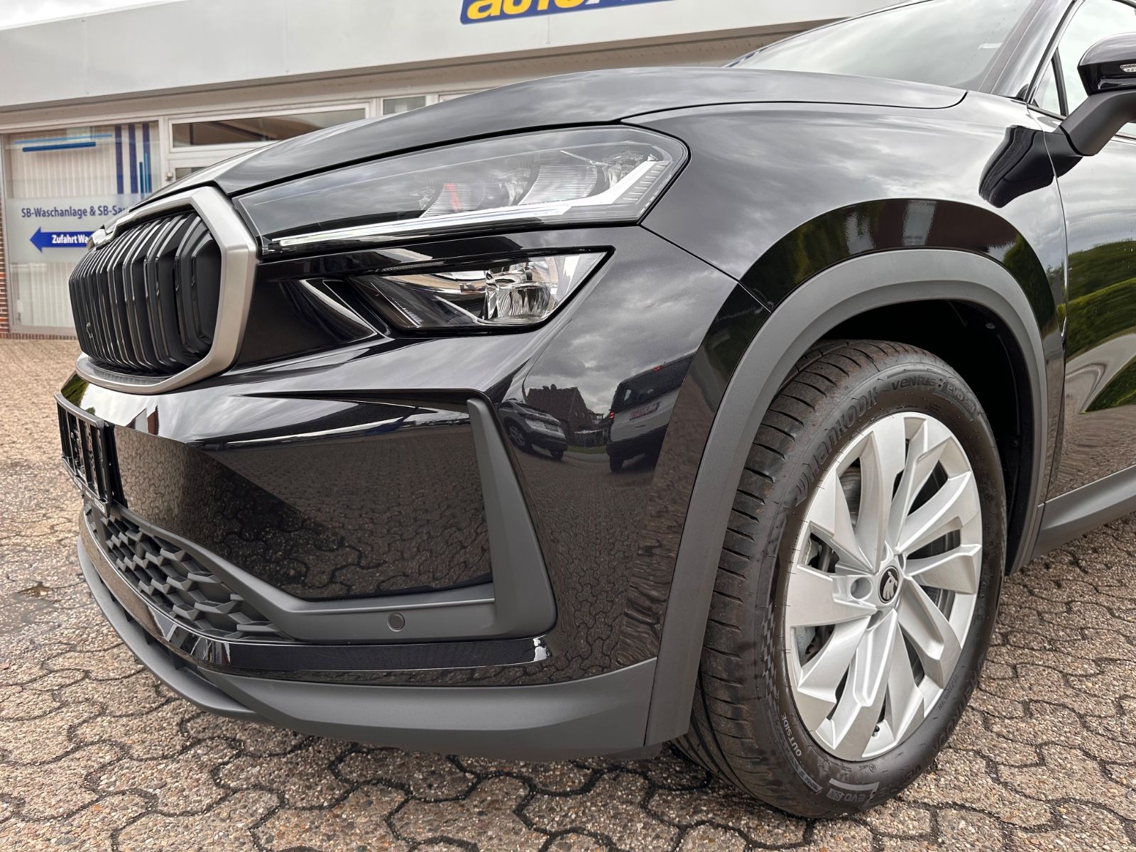 Fahrzeugabbildung SKODA Kodiaq 2.0 TDI 4x4 Selection AHK/7-Sitz/Navi/ACC